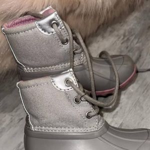 SOLD sperry toddler 6 boots